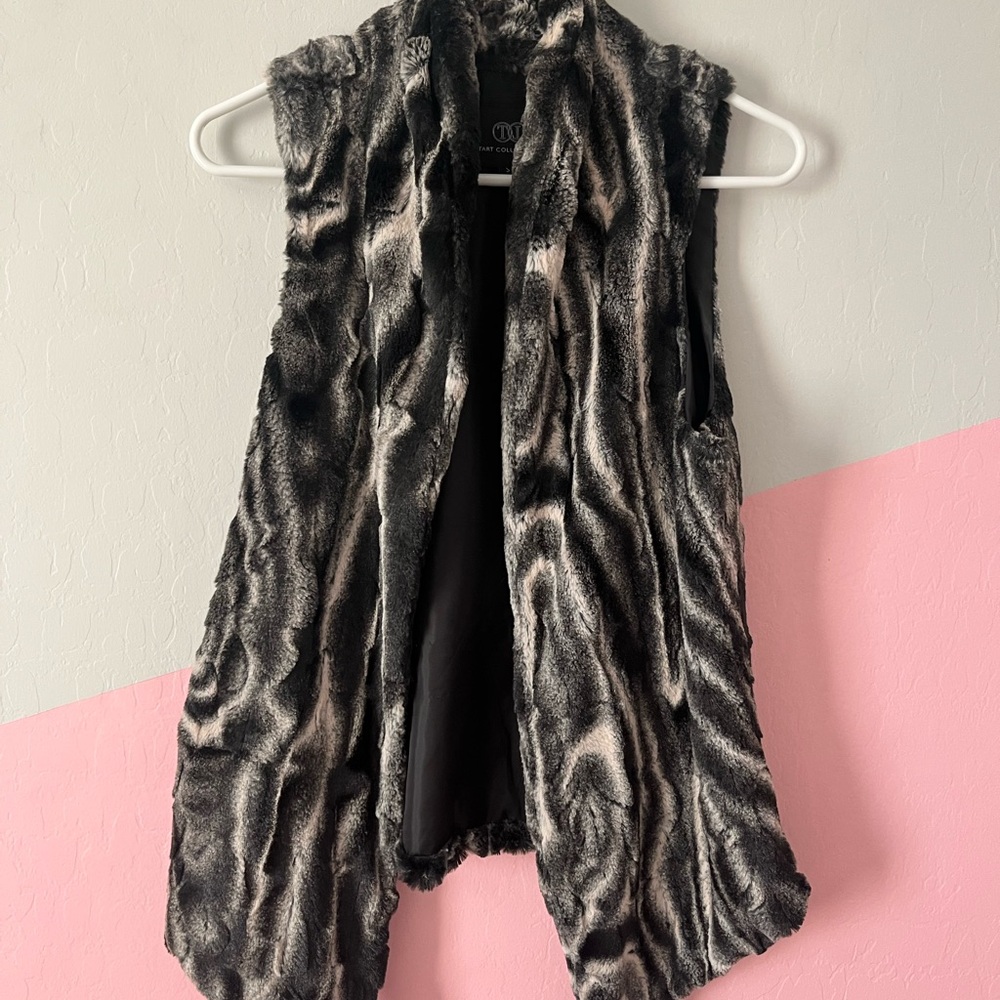 Tart Collections Faux Fur Vest in Black and Gray